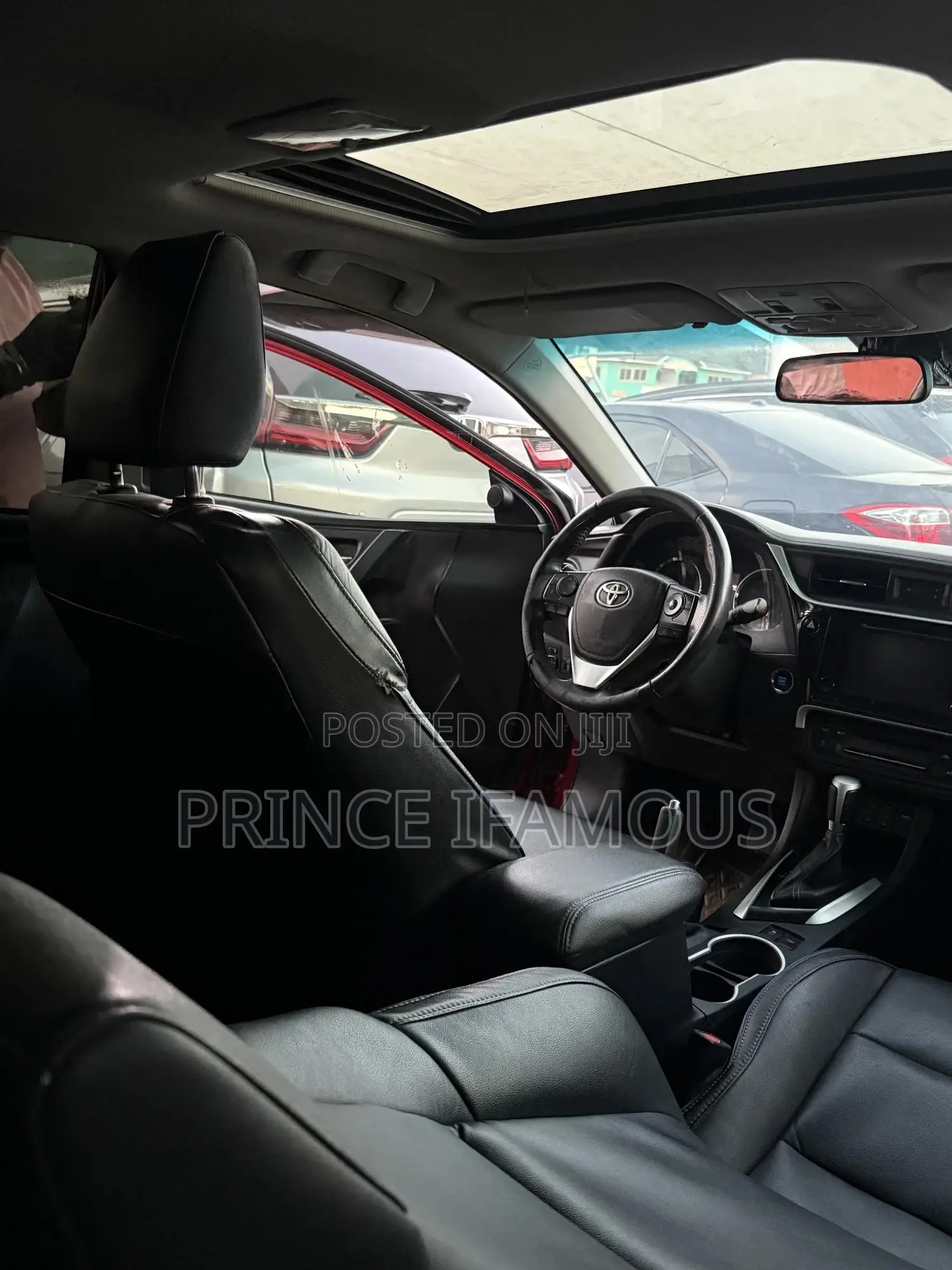 Toyota Corolla XLE (1.8L 4cyl 2A) 2018 Red