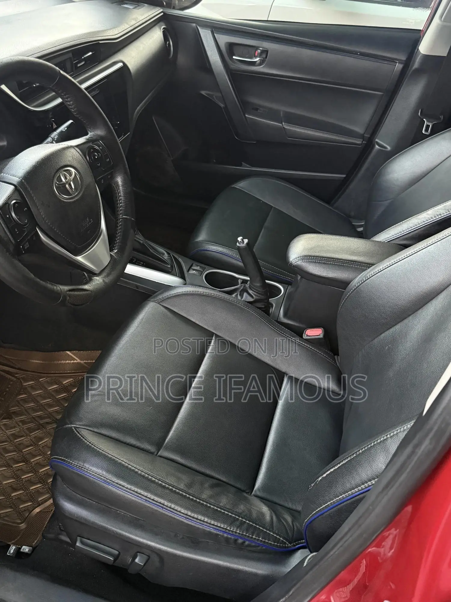 Toyota Corolla XLE (1.8L 4cyl 2A) 2018 Red