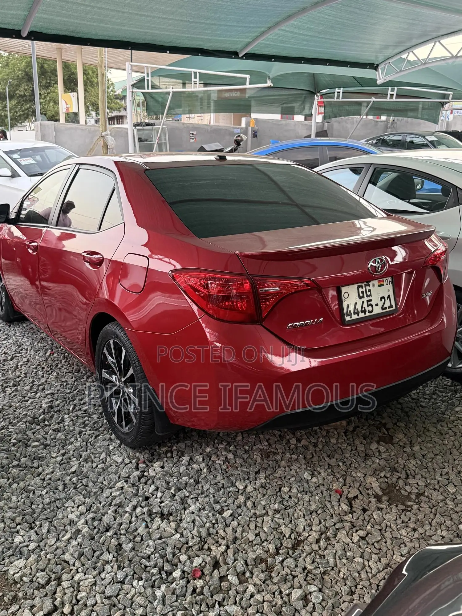 Toyota Corolla XLE (1.8L 4cyl 2A) 2018 Red