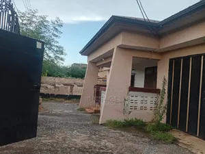 3bdrm House in Achimota Mile 7 for sale