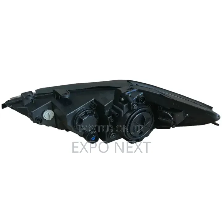 Hyundai Elantra 2017-2018 Headlight Pair Original