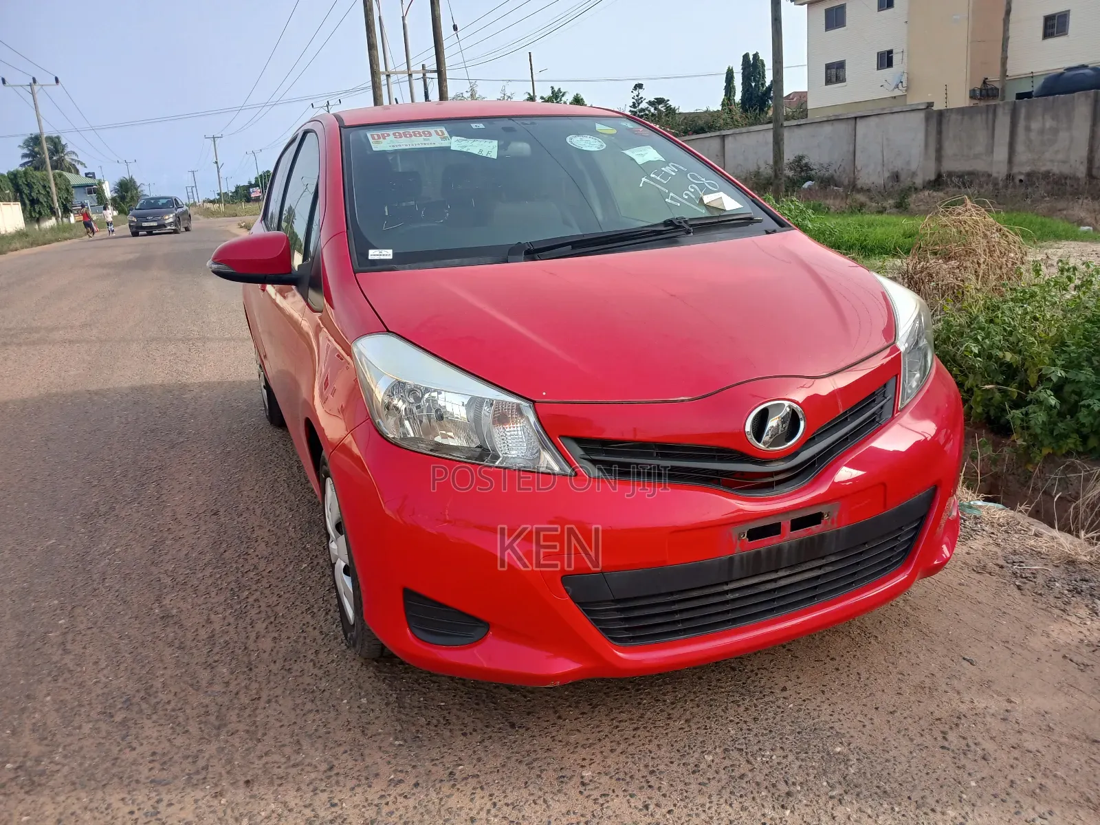 Toyota Vitz 1.3 FWD 5dr 2013 Red