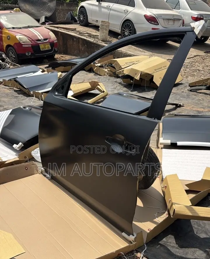 Mitsubishi L200 2015-2019 Front Door Left Side
