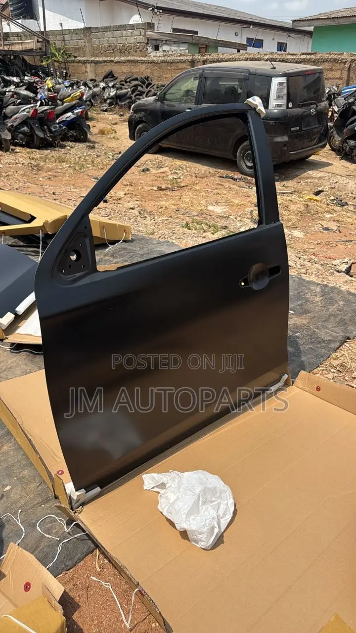 Mitsubishi L200 2015-2019 Front Door Left Side