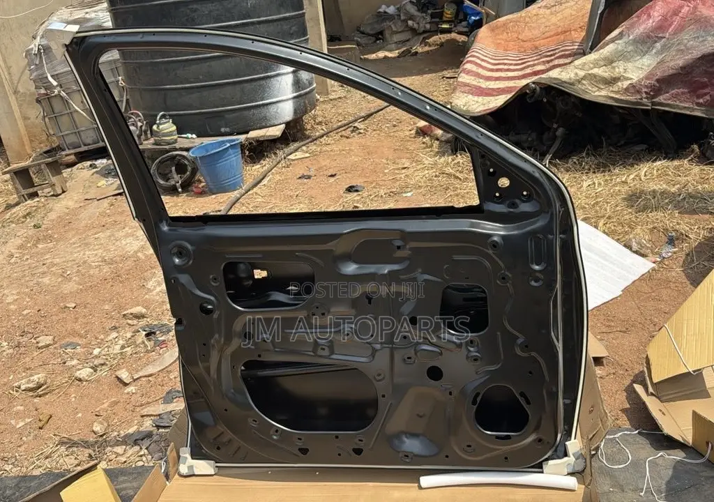 Mitsubishi L200 2015-2019 Front Door Right Side