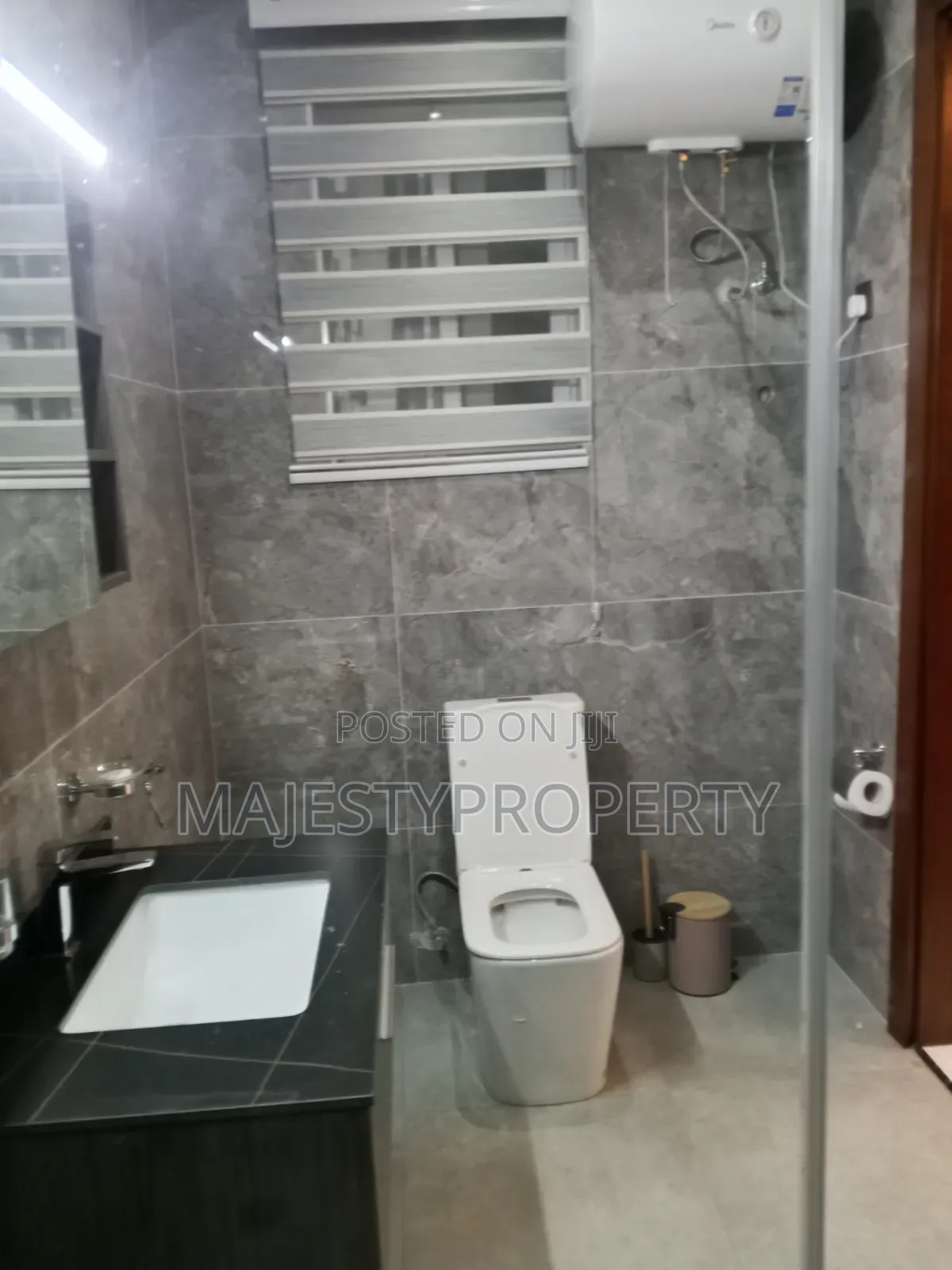 Newly Built Airbnb 5 Bedrooms Selfcompound for Rent at Ashley Botwe