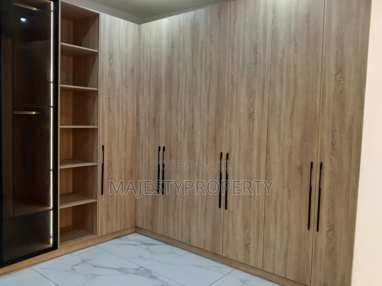Newly Built Airbnb 5 Bedrooms Selfcompound for Rent at Ashley Botwe