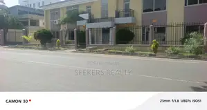 12bdrm House in Seekers Realty, Labone SHS Area for rent
