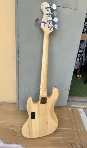 Fender Jazz Bass 5 Strings Active Guitar
