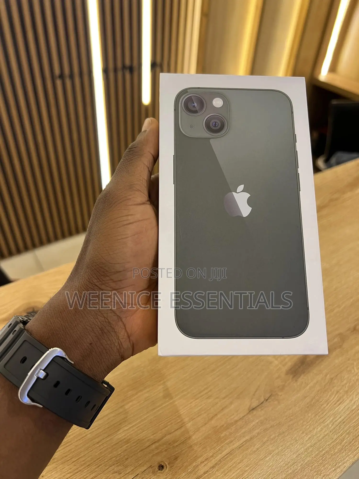 New Apple iPhone 13 128 GB Green