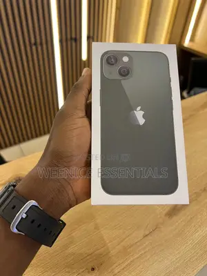 New Apple iPhone 13 128 GB Green