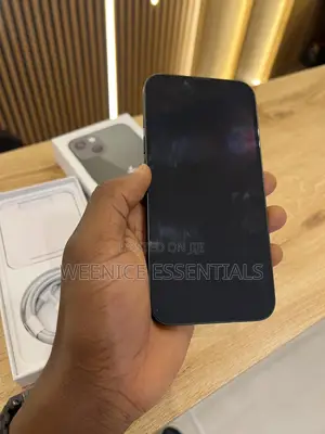 New Apple iPhone 13 128 GB Green