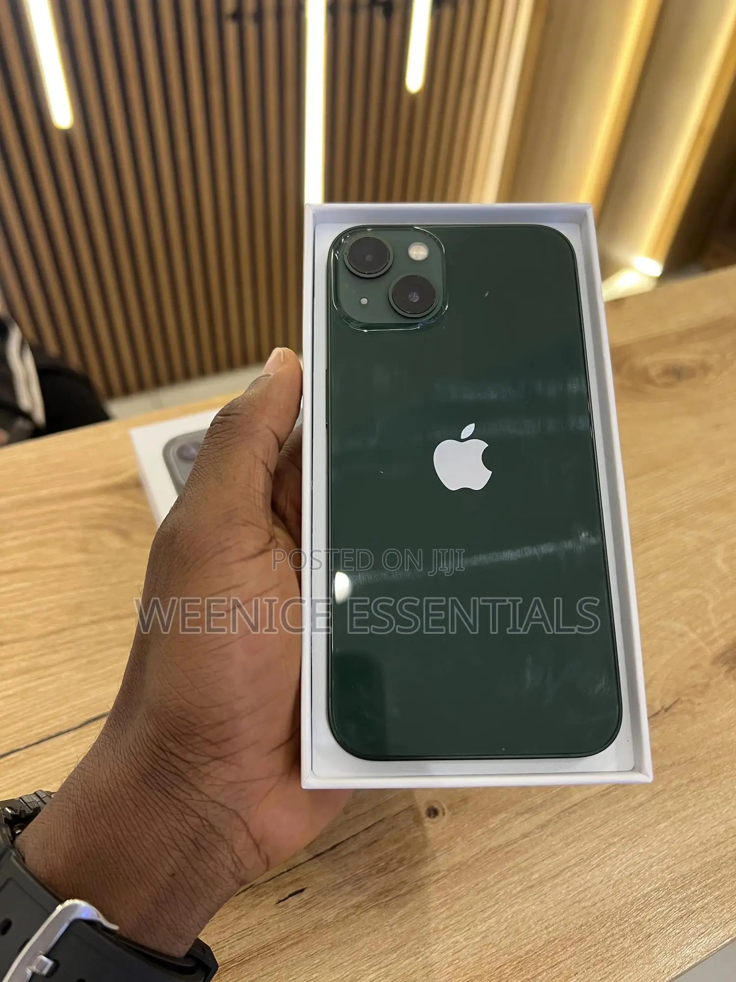 New Apple iPhone 13 128 GB Green