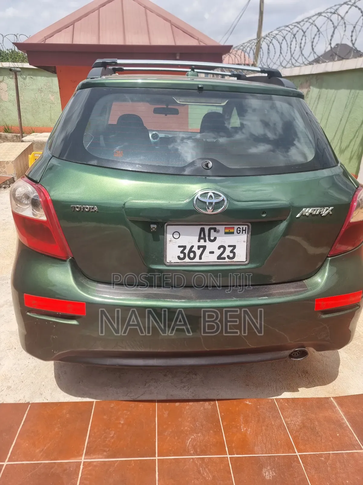 Toyota Matrix L Hatchback FWD (1.8L 4cyl 5M) 2012