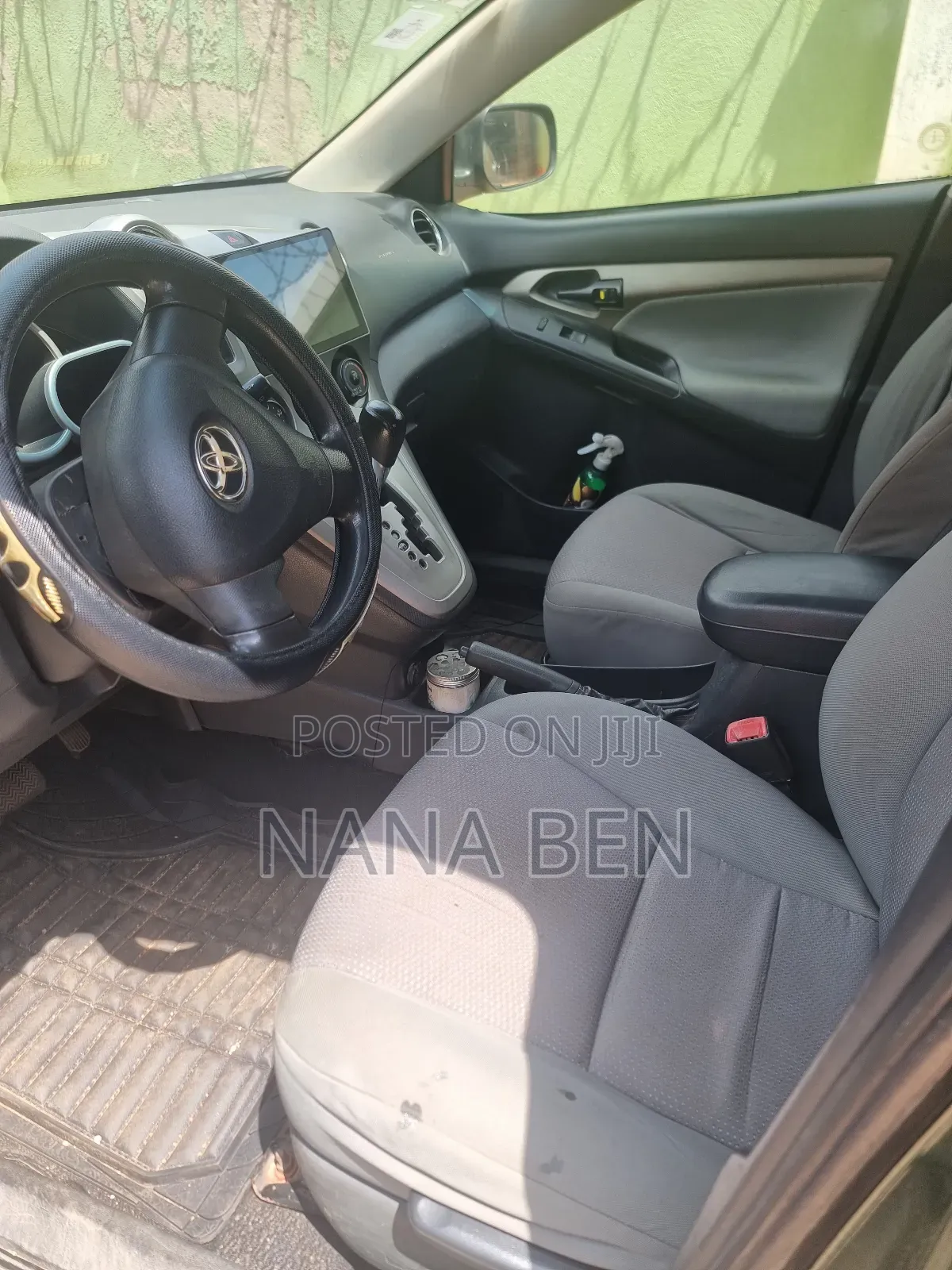 Toyota Matrix L Hatchback FWD (1.8L 4cyl 5M) 2012