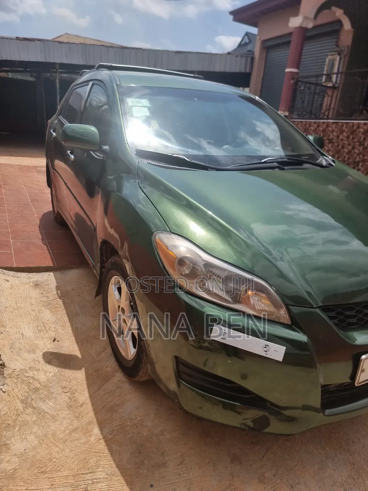 Toyota Matrix L Hatchback FWD (1.8L 4cyl 5M) 2012