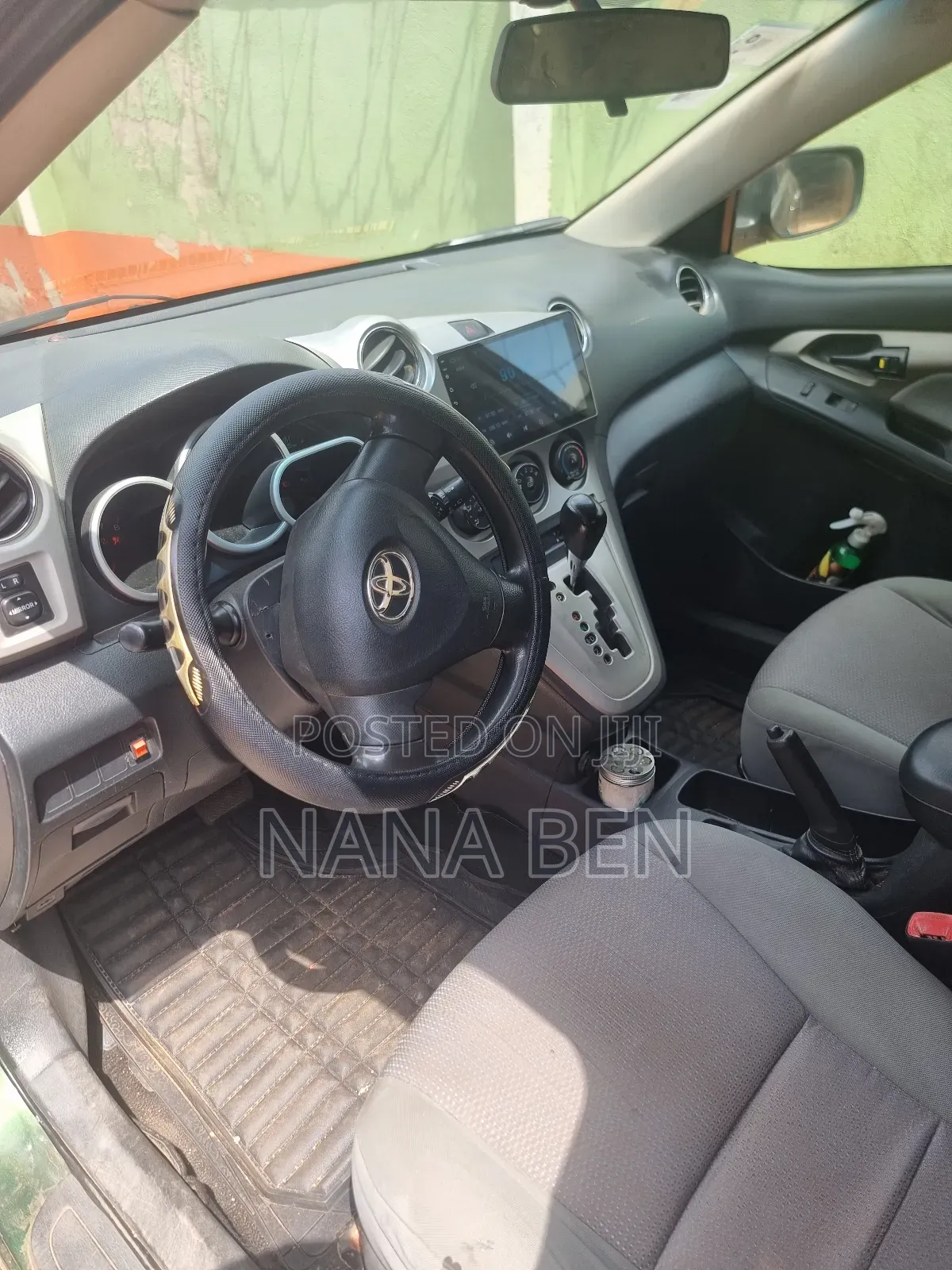 Toyota Matrix L Hatchback FWD (1.8L 4cyl 5M) 2012