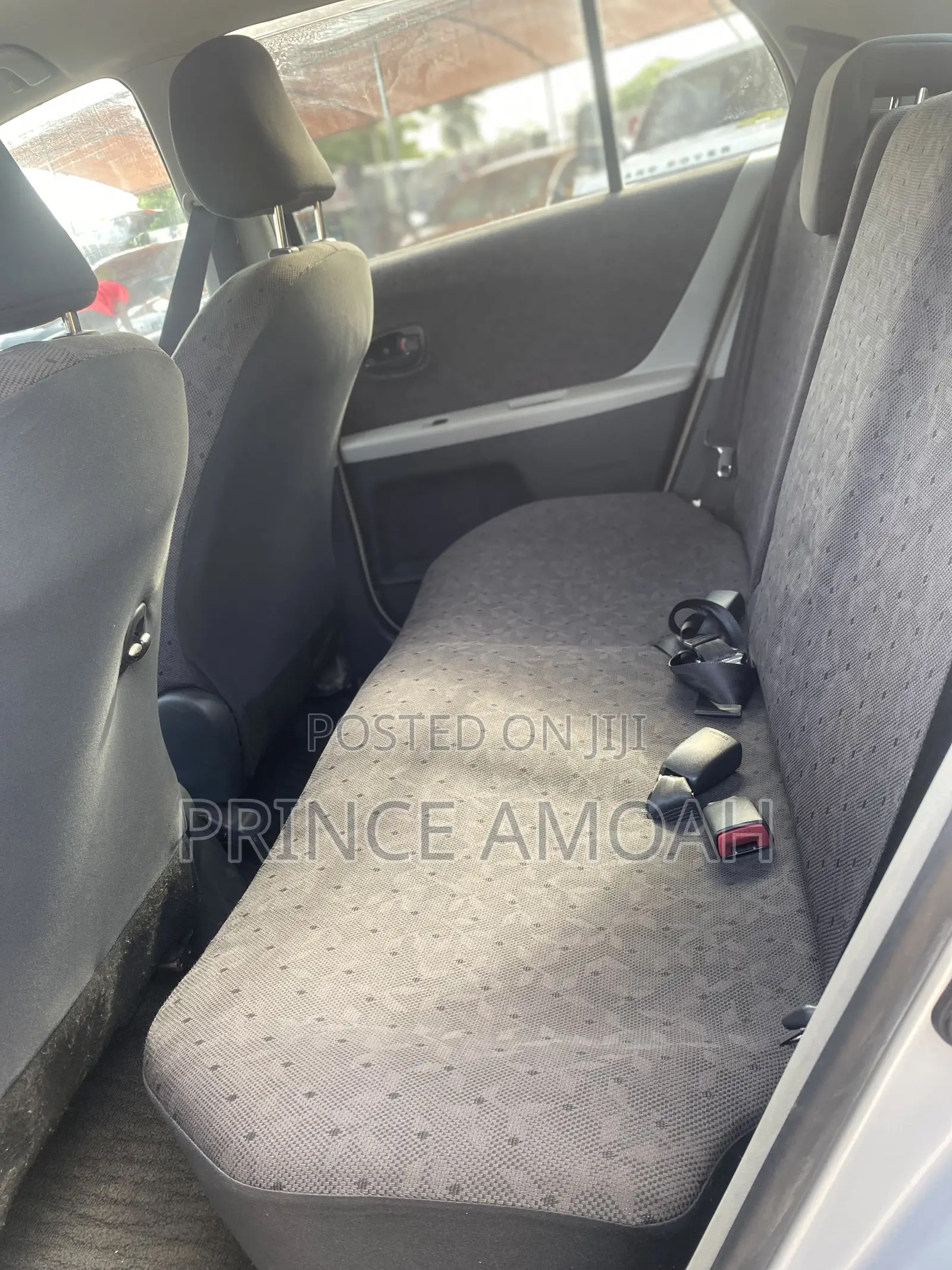 Toyota Vitz 1.3 FWD 5dr 2010 Silver