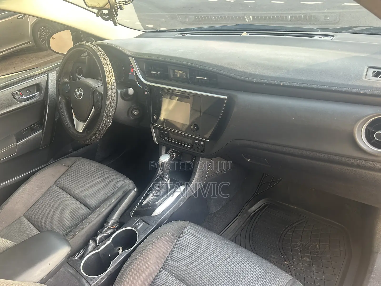 Toyota Corolla LE Eco (1.8L 4cyl 2A) 2019 Black
