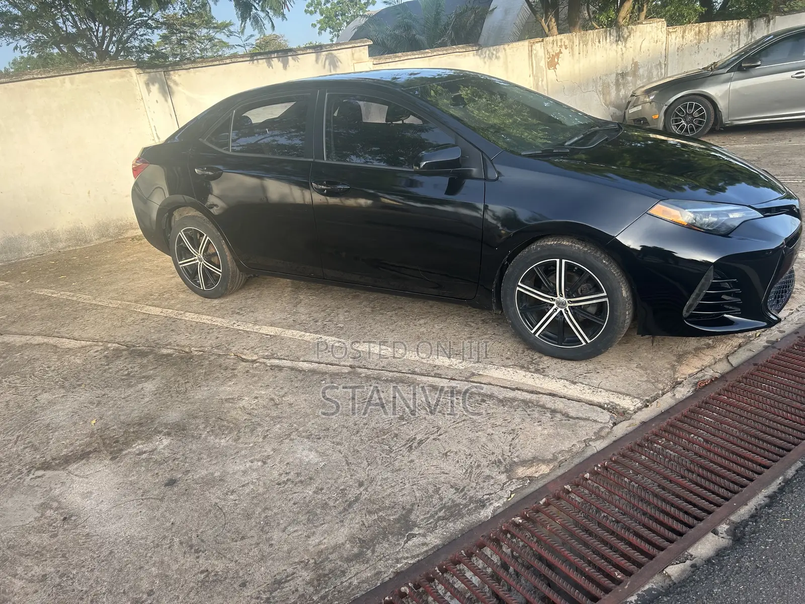 Toyota Corolla LE Eco (1.8L 4cyl 2A) 2019 Black