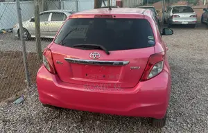 Toyota Vitz 1.0 FWD 5dr 2012 Red