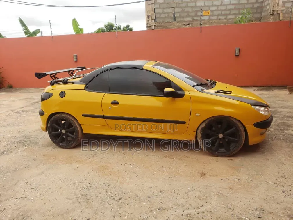 Peugeot 206 2013 Yellow