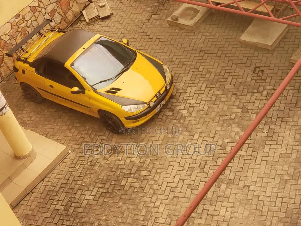 Peugeot 206 2013 Yellow