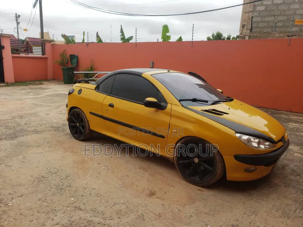 Peugeot 206 2013 Yellow