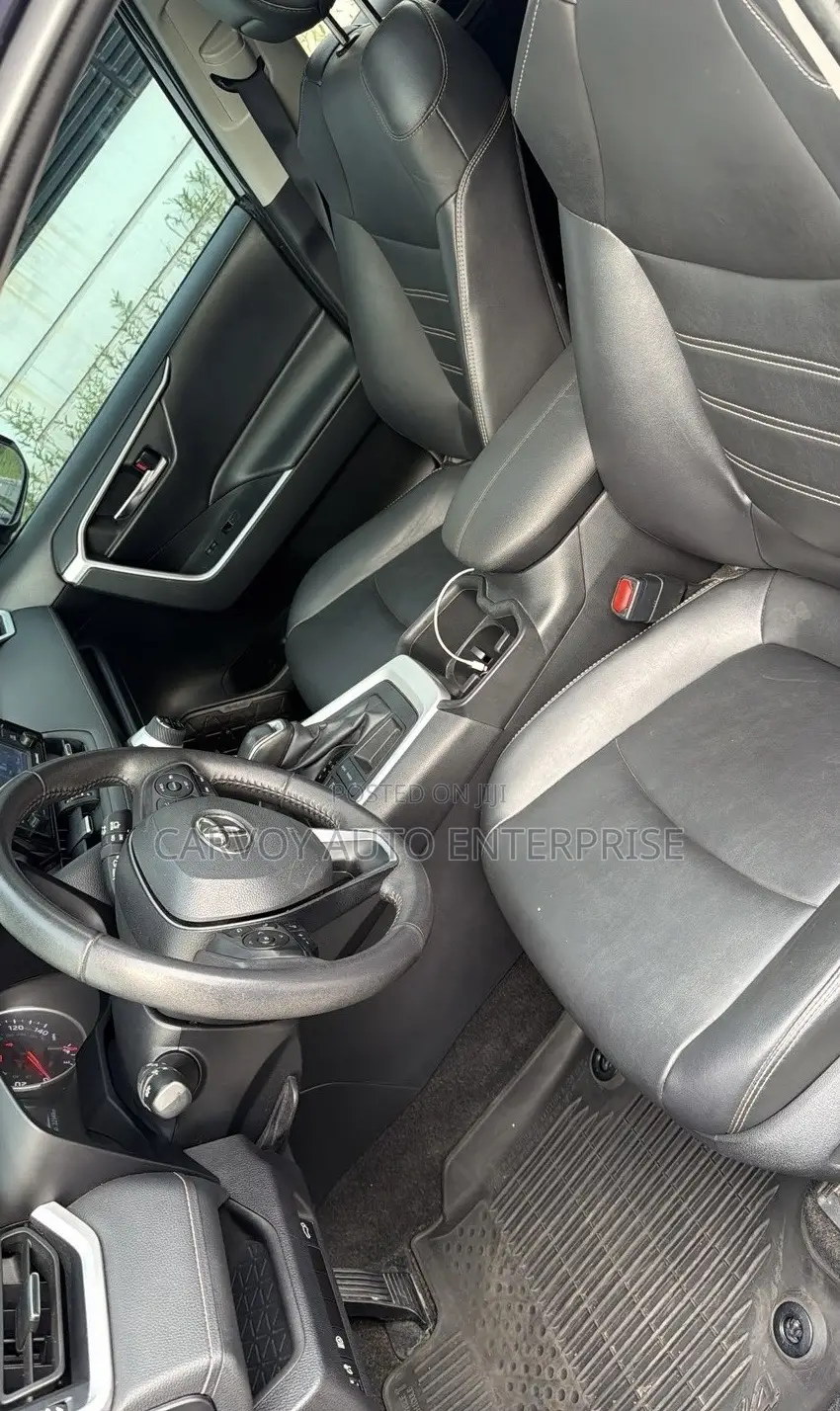 Toyota RAV4 XLE AWD 2020 Blue