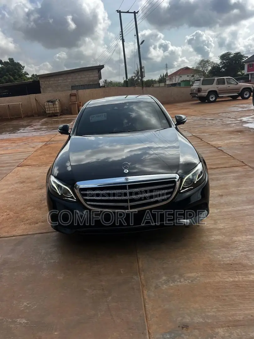 Mercedes-Benz E300 2018 Black