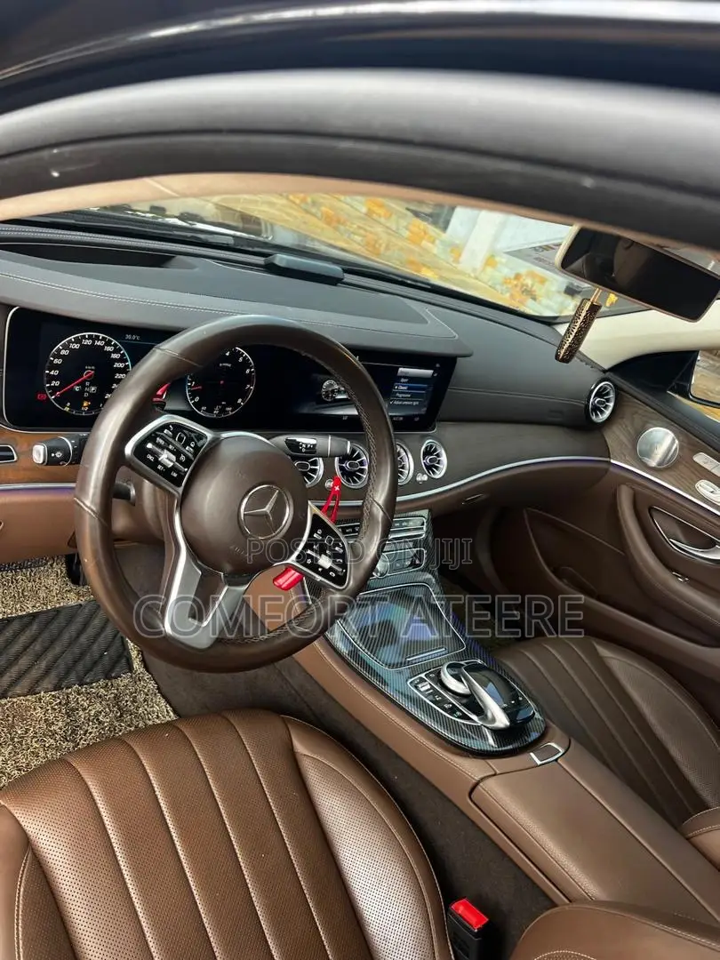 Mercedes-Benz E300 2018 Black