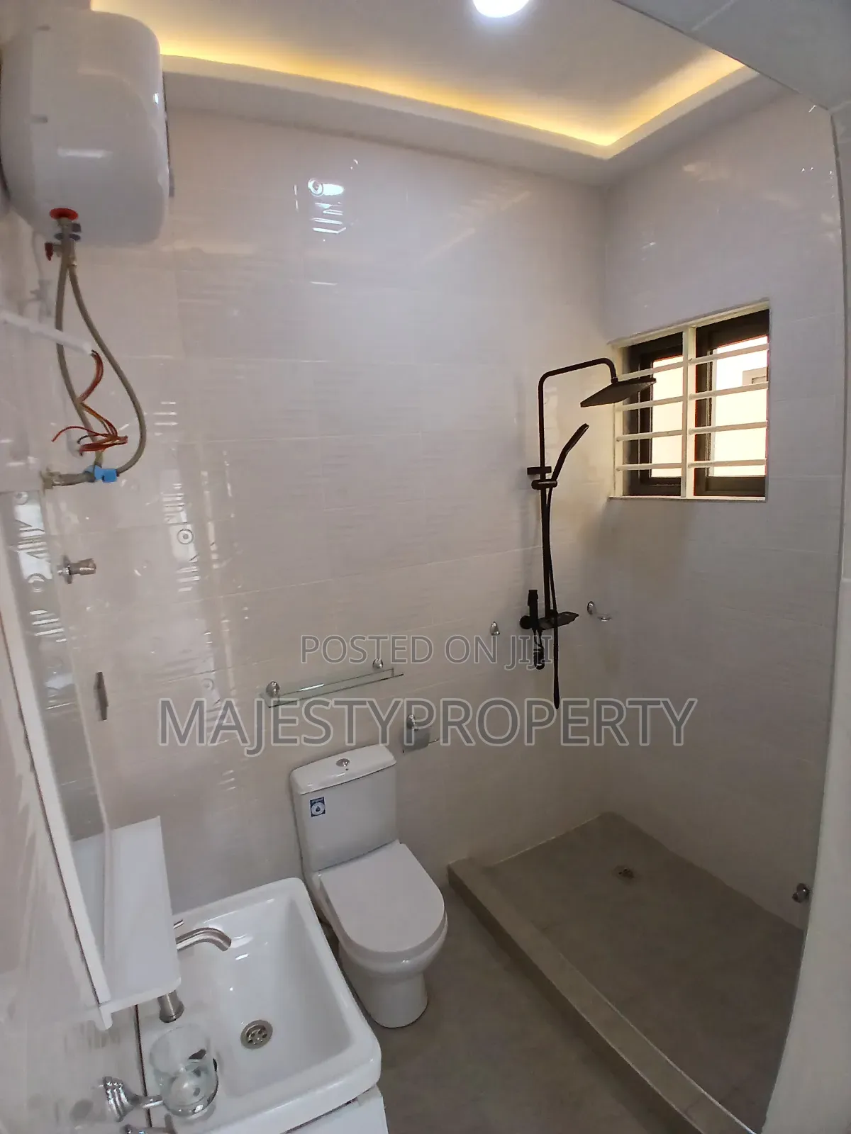 2bdrm House in Spintex for sale