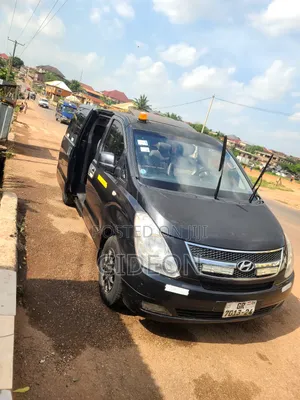 Hyundai H200 2013 Black