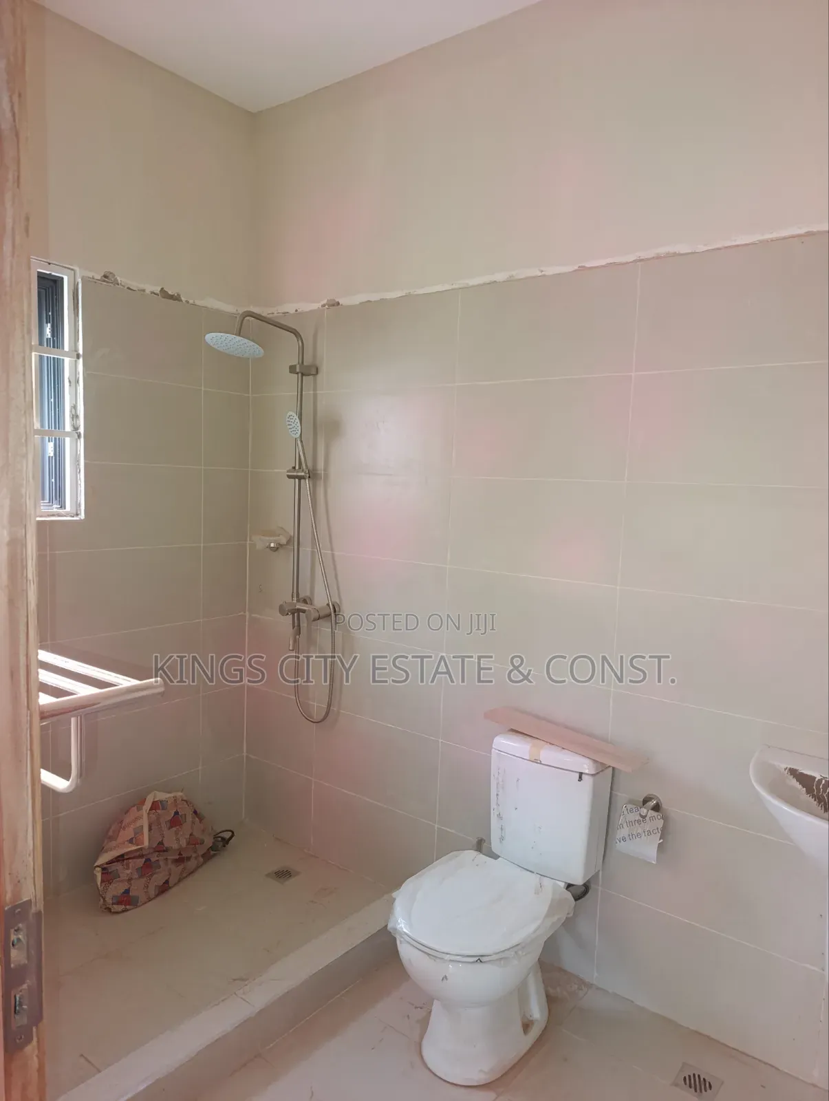 3bdrm House in First-Stores, Pokuase for sale