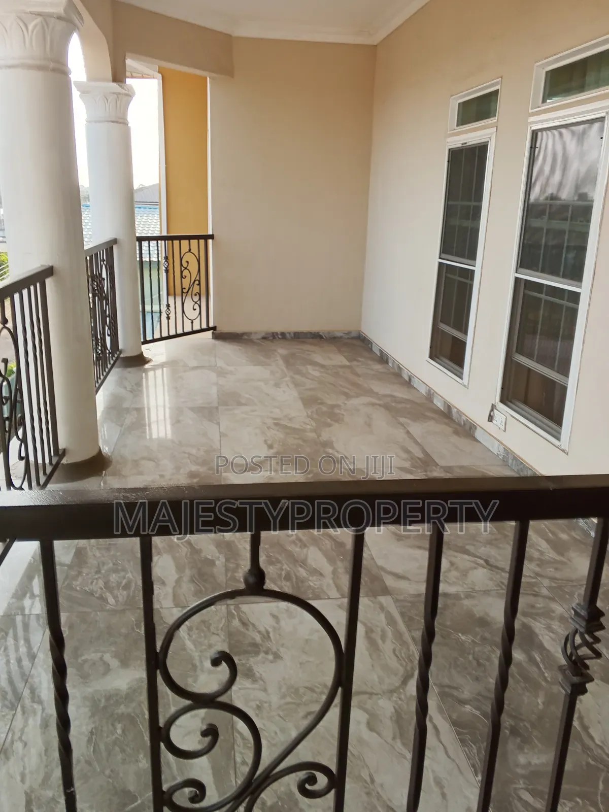 Fully Furnished Airbnb 3bedrooms Apartment for Rent at Spintex