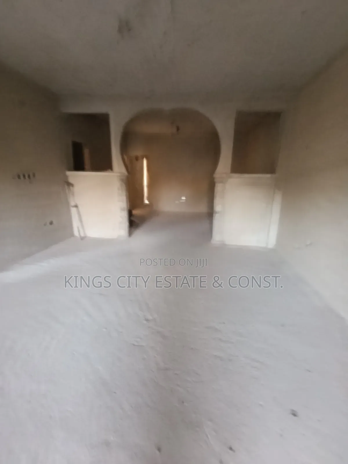 8bdrm Apartment in First-Stores, Pokuase for sale