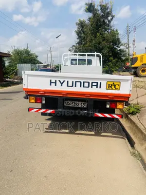 Hyundai Might 1