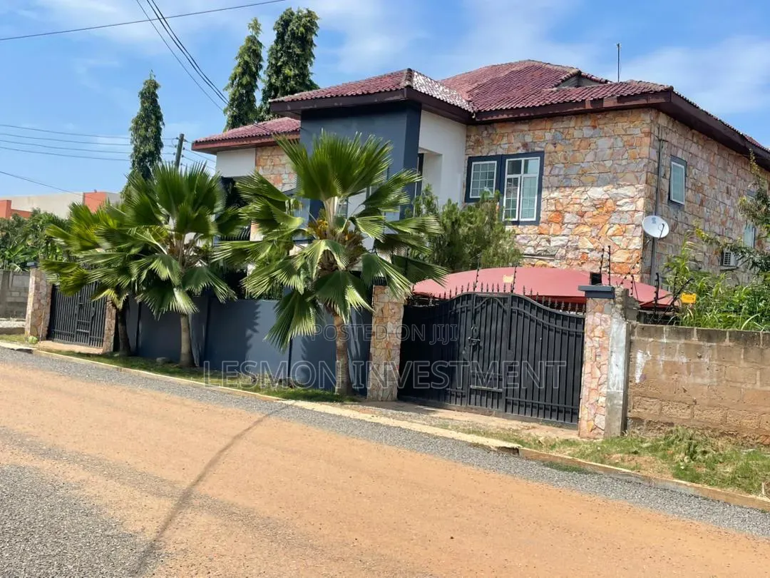 Mini Flat in Lesmon Investment, Sakumono for sale