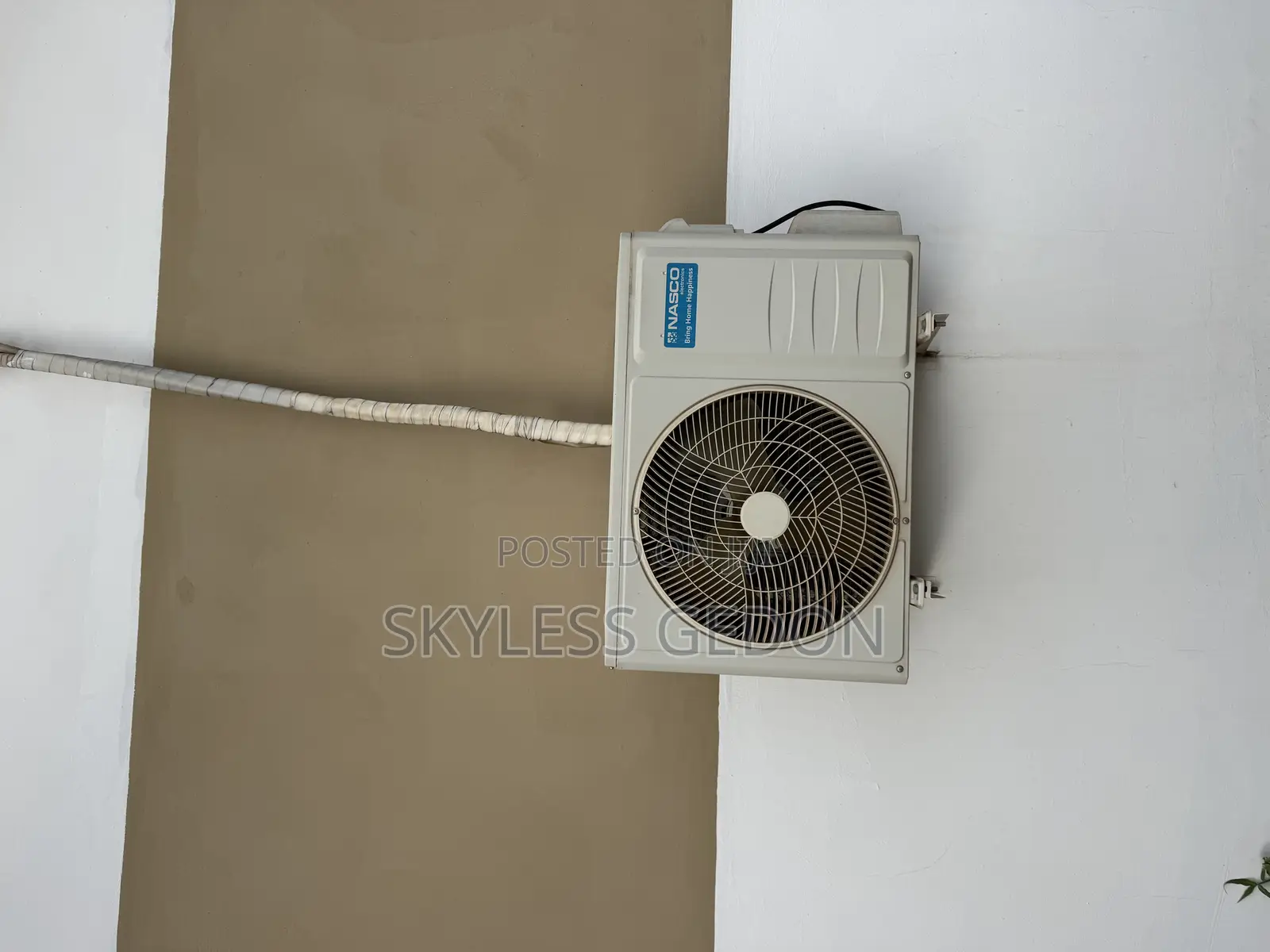 Nasco 1.5hp Bought New Few Days Used Still Neat and Clean With Remote