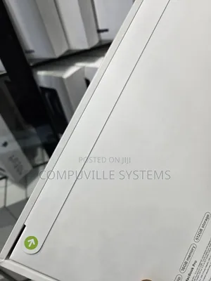New Laptop Apple MacBook Pro 2025 M5 14-inch 16GB Apple M5 SSD 512GB