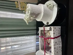 Dummy2 Tier and Cake for 150people
