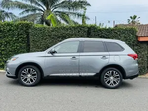 Mitsubishi Outlander SE AWC 2017 Gray