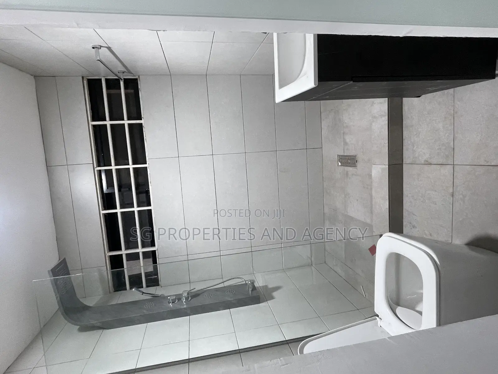 2bdrm Townhouse / Terrace in Lashibi, Sakumono for rent