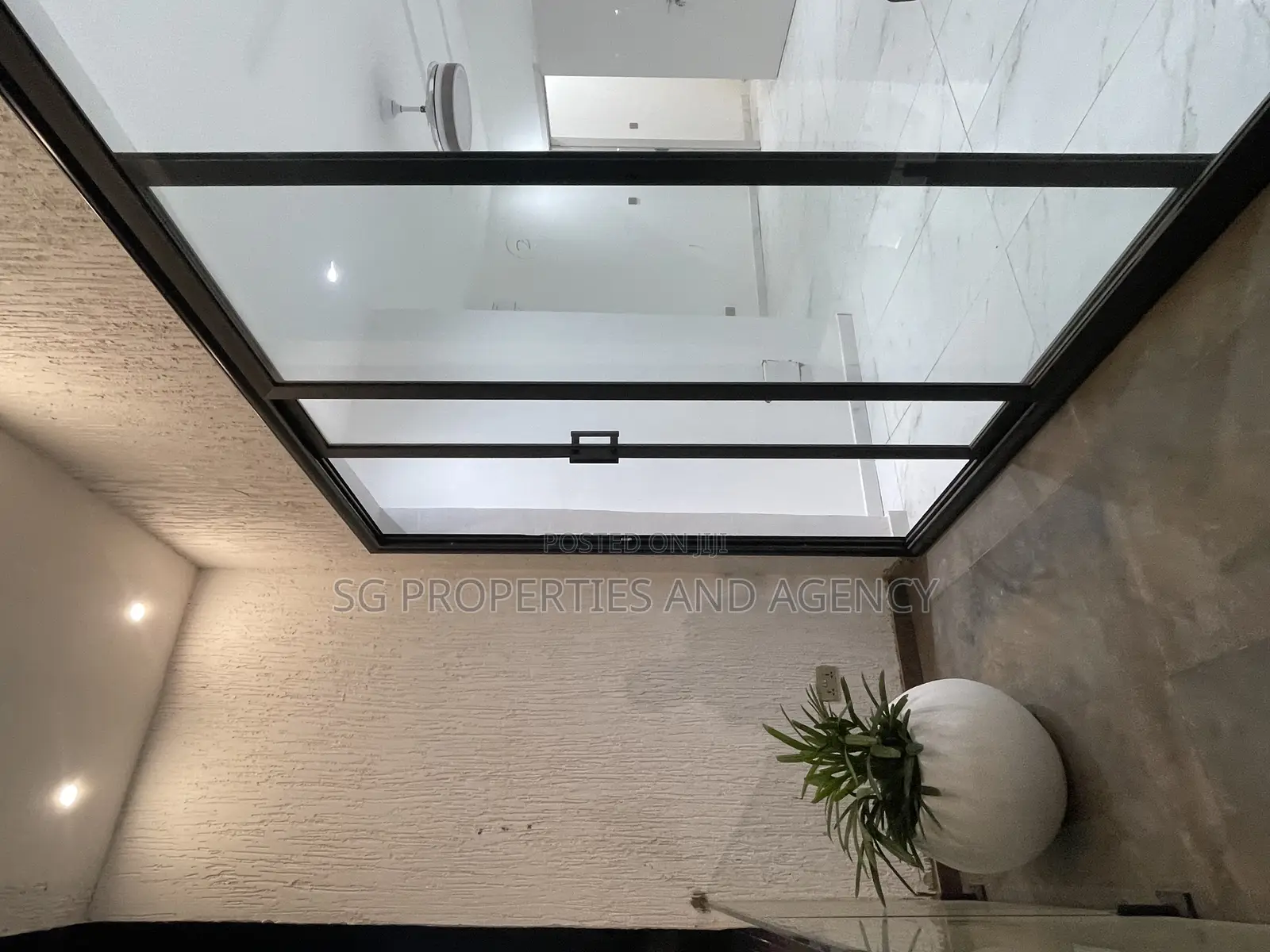 2bdrm Townhouse / Terrace in Lashibi, Sakumono for rent