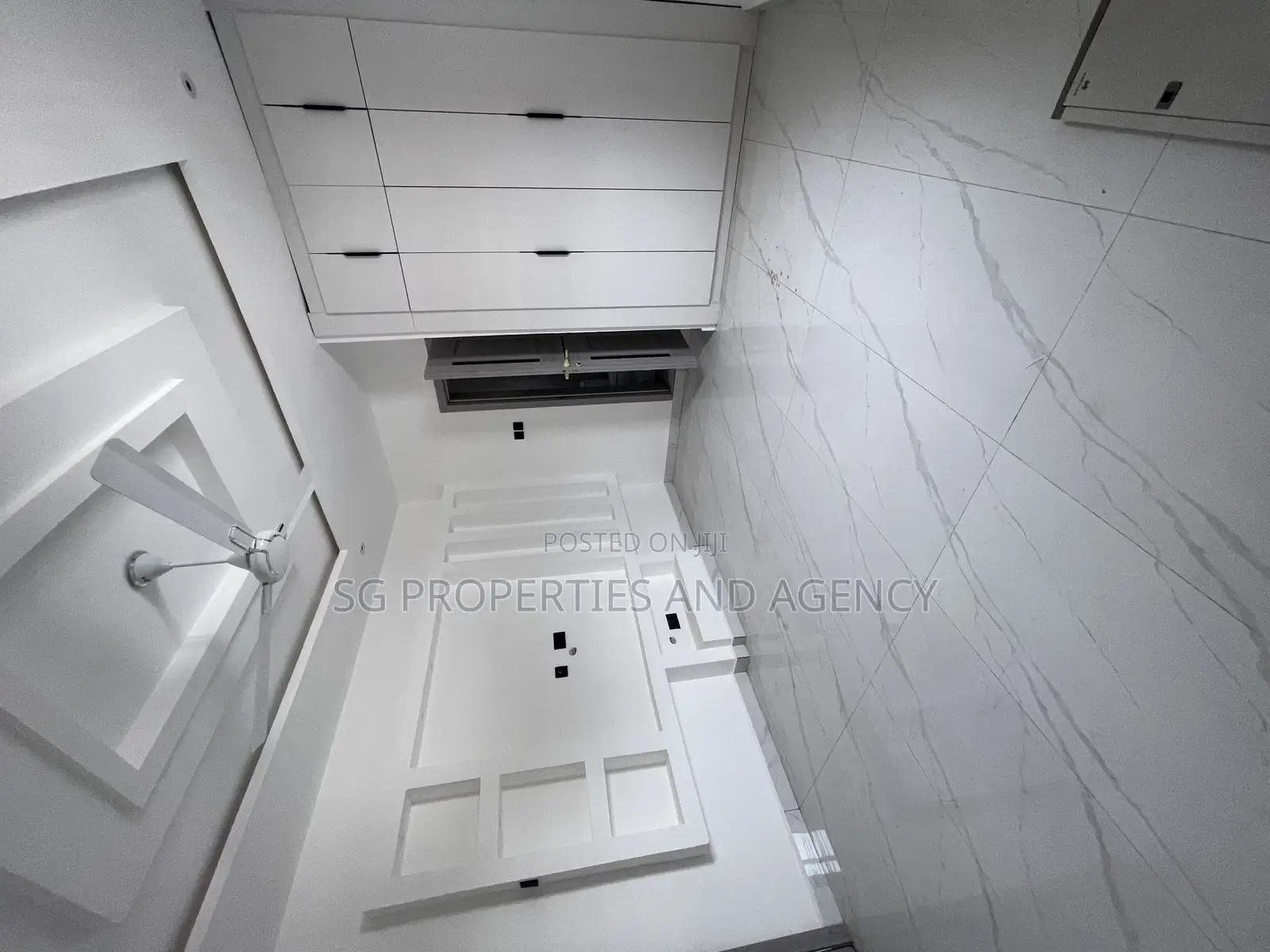 2bdrm Townhouse / Terrace in Lashibi, Sakumono for rent