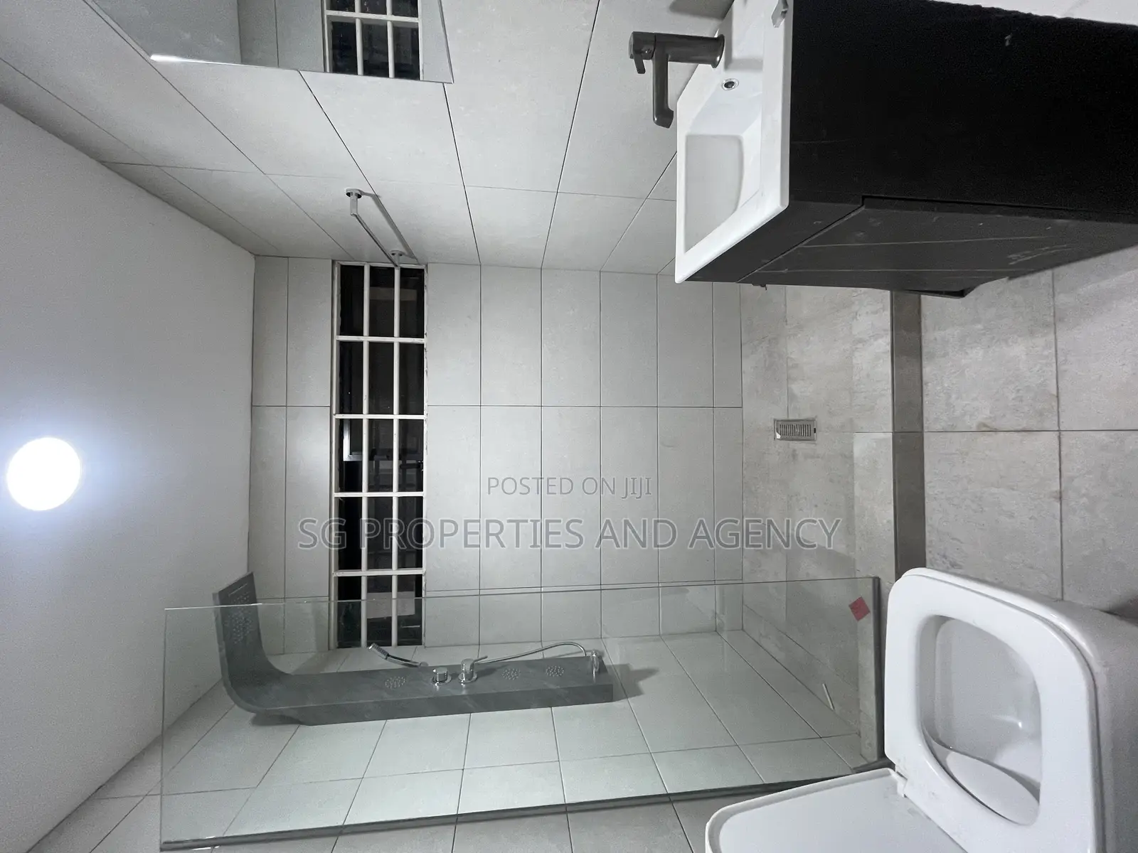 2bdrm Townhouse / Terrace in Lashibi, Sakumono for rent