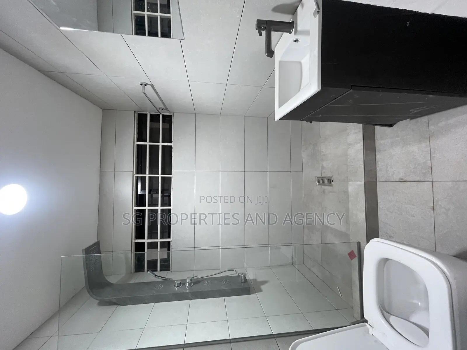 2bdrm Townhouse / Terrace in Lashibi, Sakumono for rent