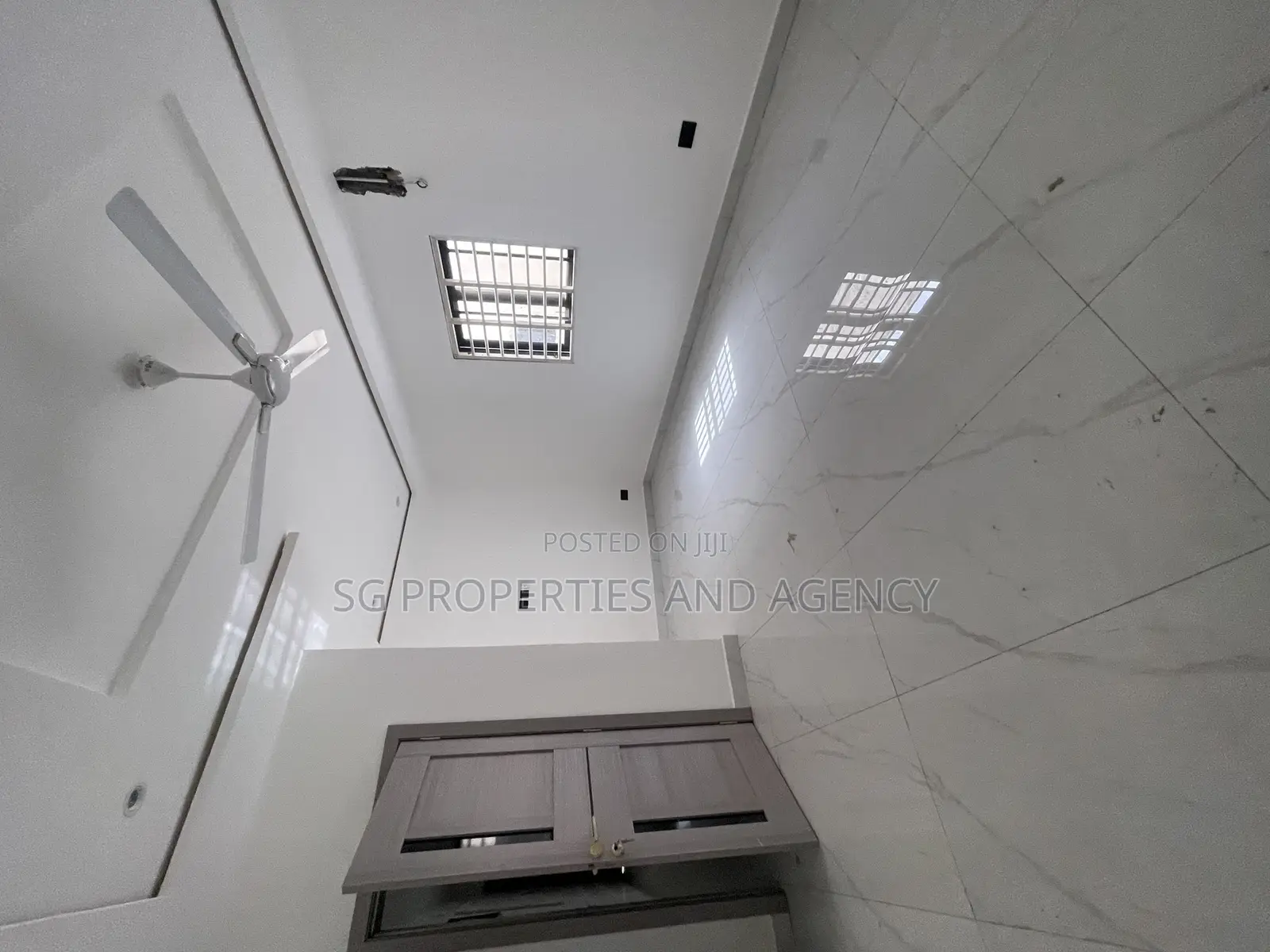 2bdrm Townhouse / Terrace in Lashibi, Sakumono for rent
