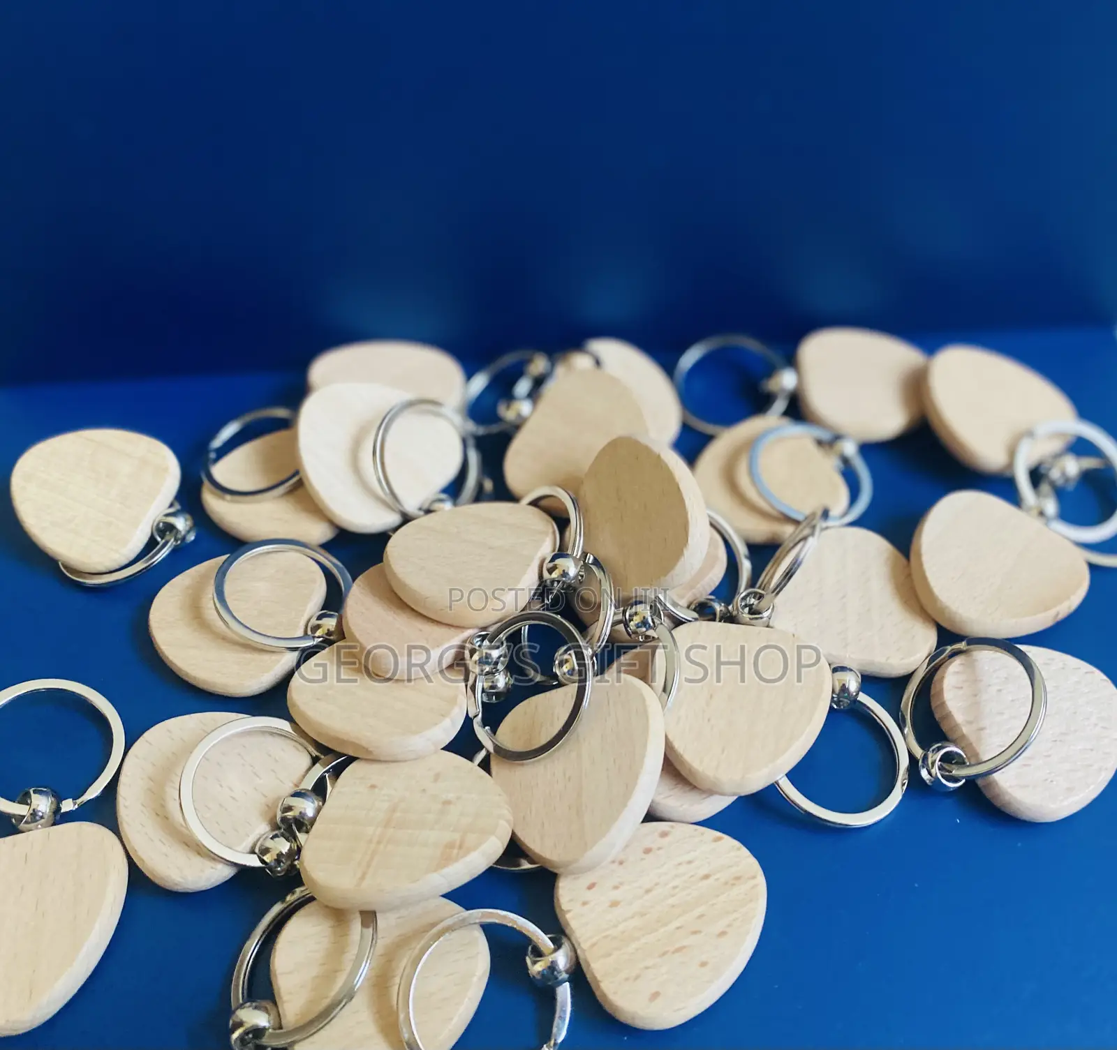 Love Shape Wooden Keyholder