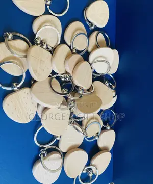 Love Shape Wooden Keyholder